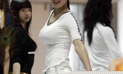 cba篮球宝贝 真真_cba赛场上篮球宝贝出新招- 舞姿秒杀韩国宝贝